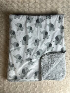 Wendy Bellissimo Gray White Elephant Print Baby Blanket Reversible Sherpa Lovey